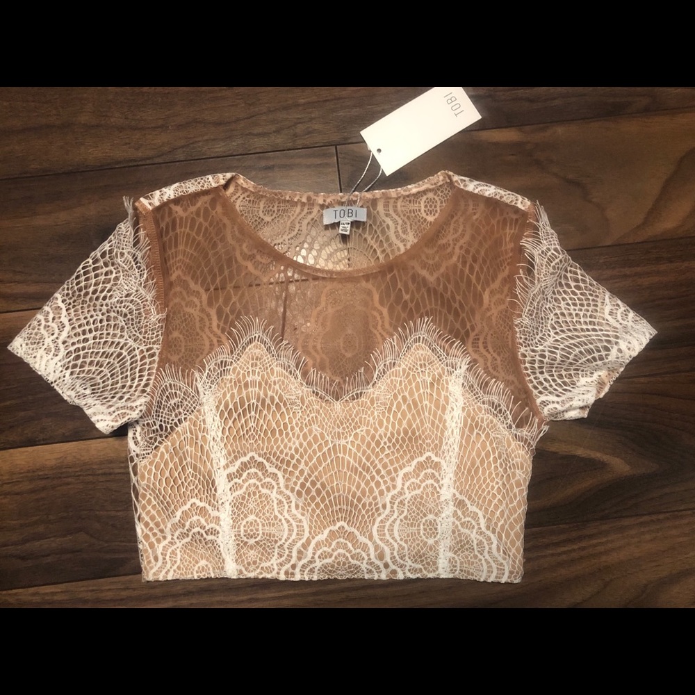 * NEW * TOBI Crop Top - SIZE XS